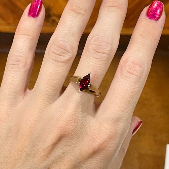 Vintage 14k Yellow Gold Garnet Dinner Ring Estate Jewelry Handmade Retro Chic - Picture 8 of 12